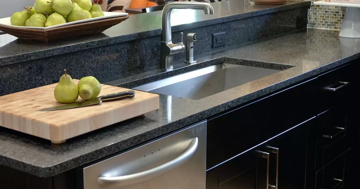 What Color Faucet With Stainless Steel Sink?