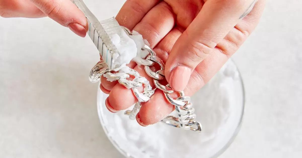 Step-by-Step Guide: How to Clean Stainless Steel Jewelry